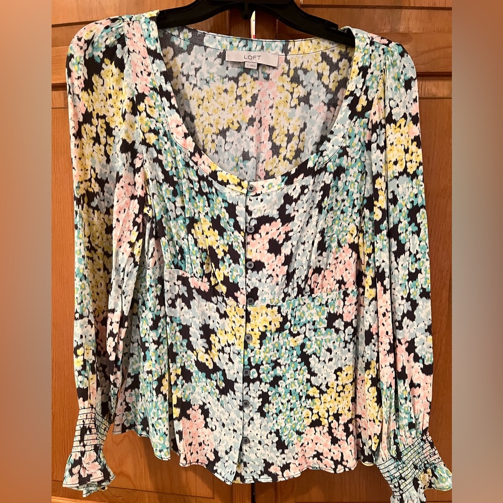 Beautiful floral blouse never worn S